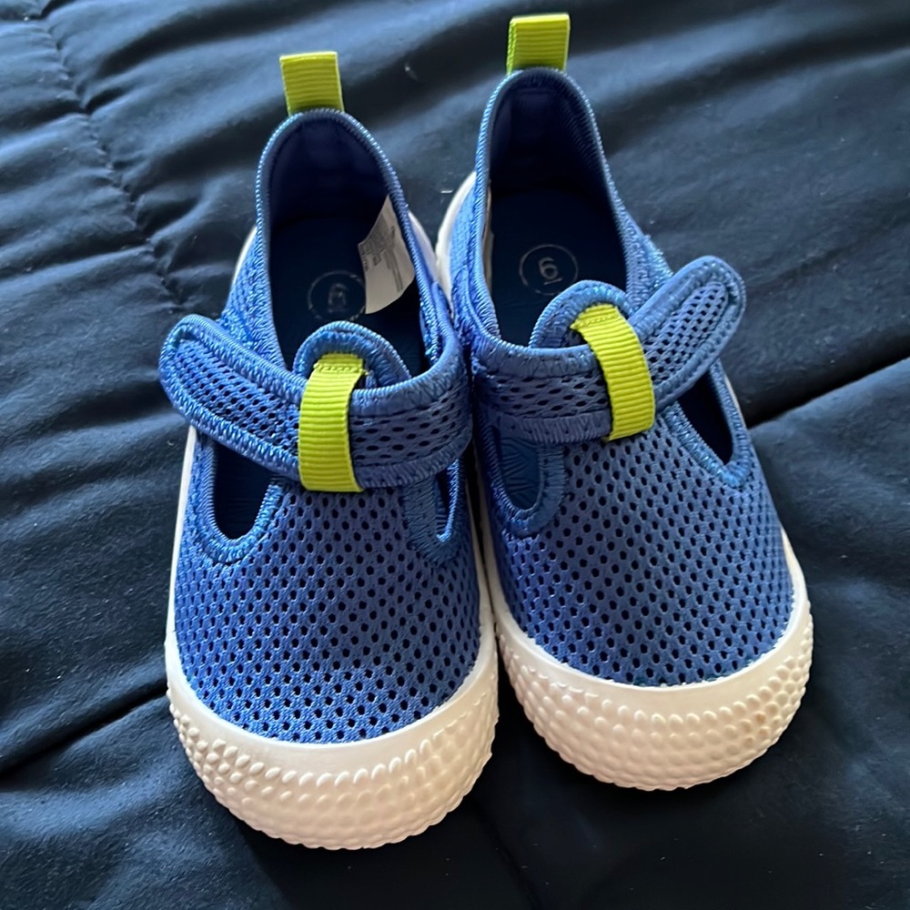 Water shoes size 6